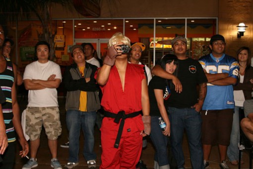 Ken & crowd watchin' the finals.